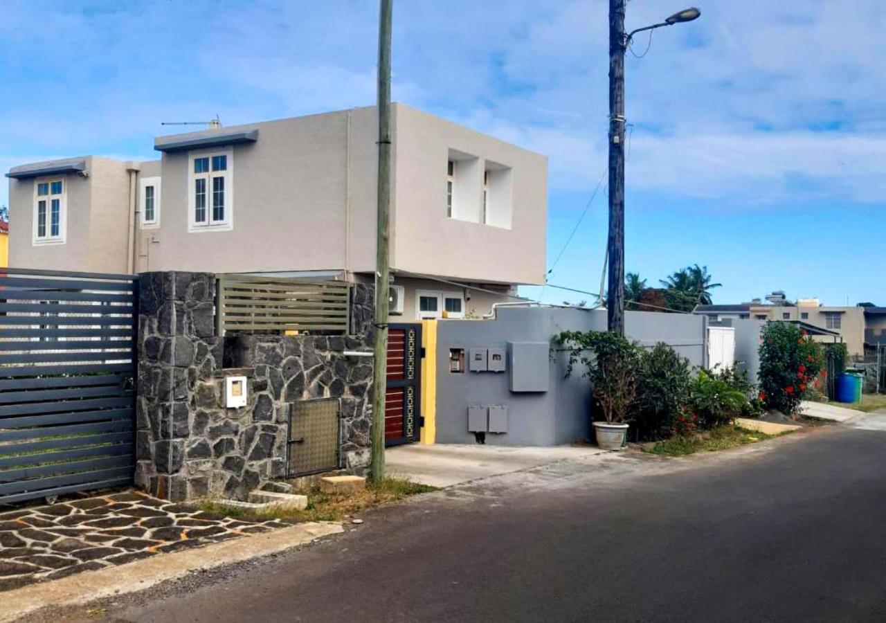 R Garden Villa Au Calme De Baie Du Tombeau, Appartement Familiale De 3 Chambres Et Cuisine Eksteriør billede